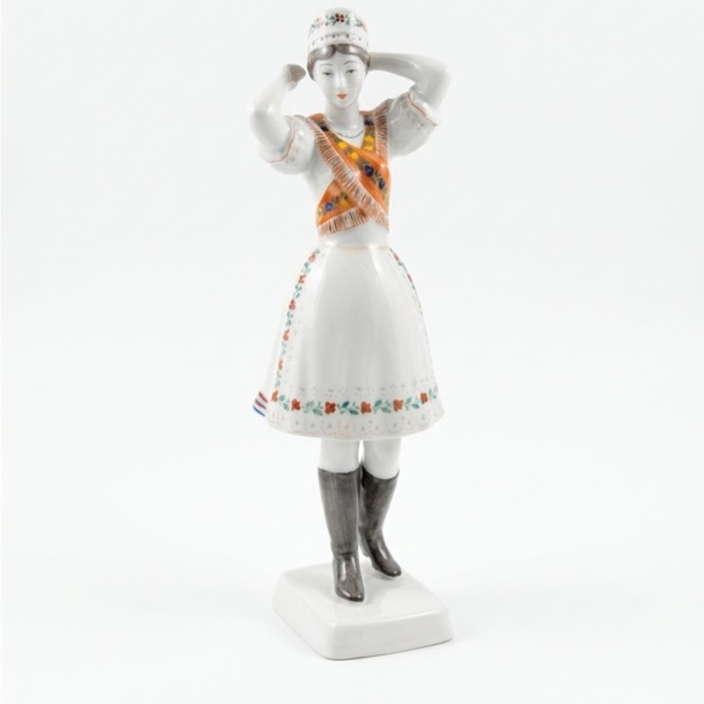 Vintage Hollohaza Porcelain Figurine: Hand-Painted Hungarian Folk Dancer
